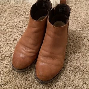 Clarks ankle boot